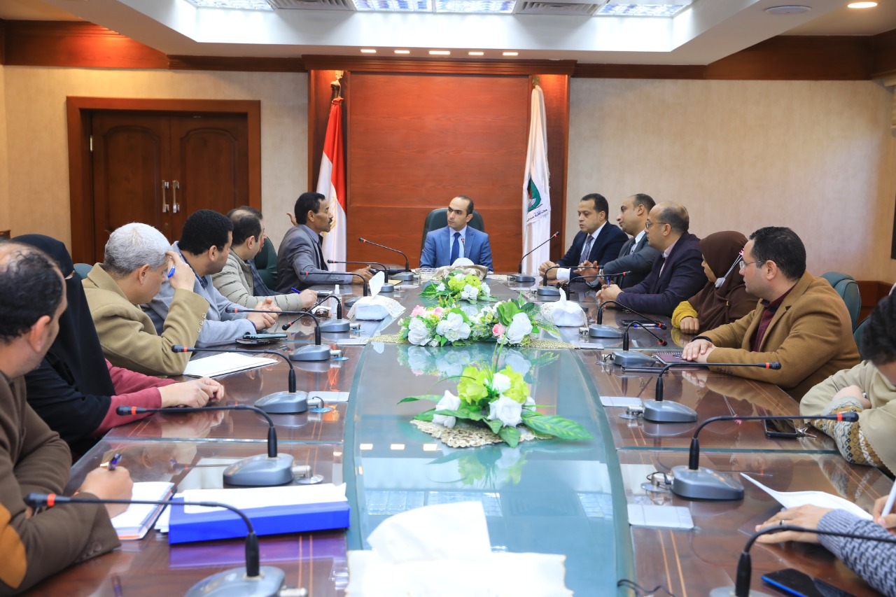 "منظومة الأسعار والرقابة على الأسواق" على مائدة اجتماعات محافظة بسوهاج