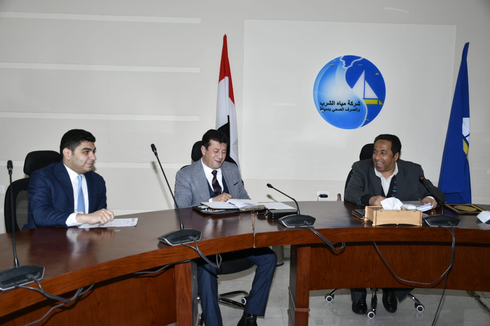 رئيس مياه دمياط يكرم سكرتير عام المحافظة