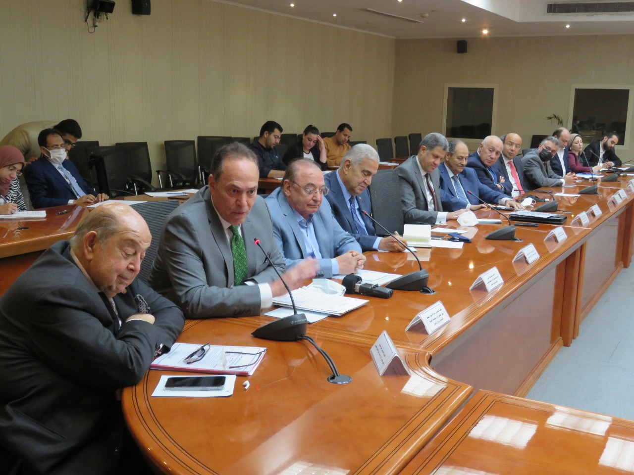 الدكتور محمد معيط وزير المالية خلال لقائه مع رموز رجال الأعمال