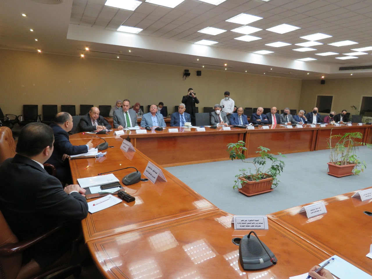 الدكتور محمد معيط وزير المالية خلال لقائه مع رموز رجال الأعمال