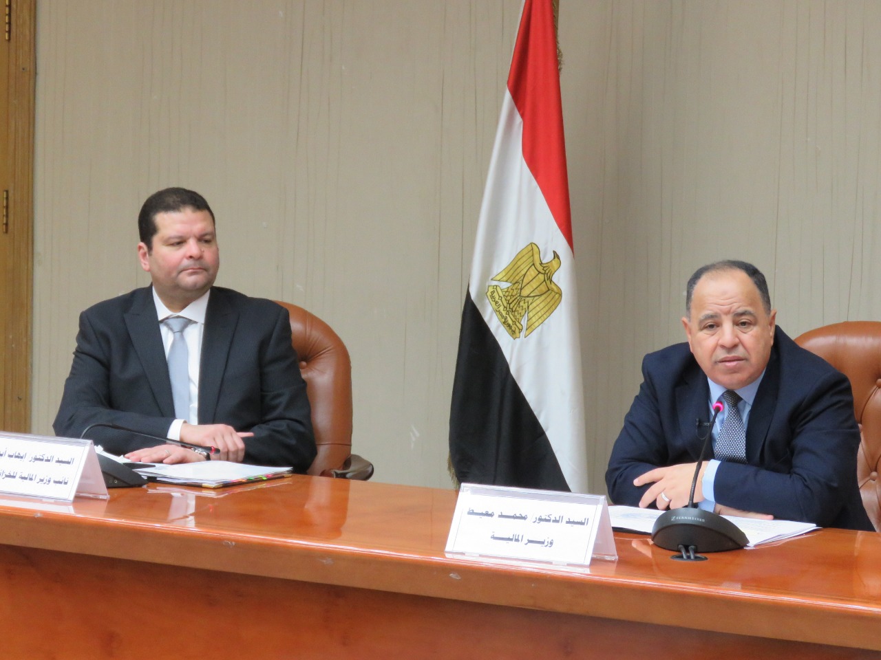 الدكتور محمد معيط وزير المالية خلال لقائه مع رموز رجال الأعمال