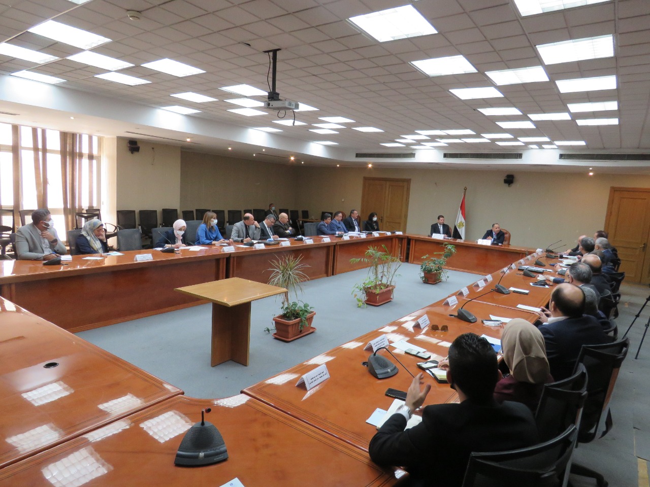 الدكتور محمد معيط وزير المالية خلال لقائه مع رموز رجال الأعمال 