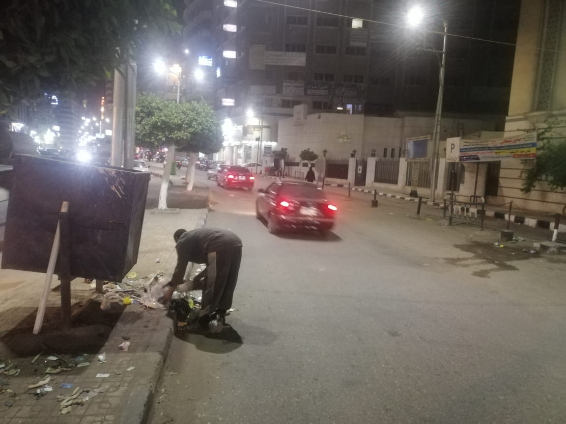 رفع 310 طن قمامة من الشوارع والميادين بمدينة المنصورة