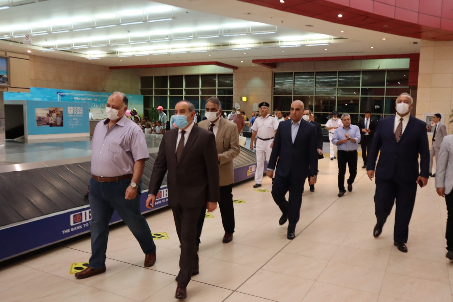 وزير الطيران يتابع استعدادات مطار شرم الشيخ  لـ cop27