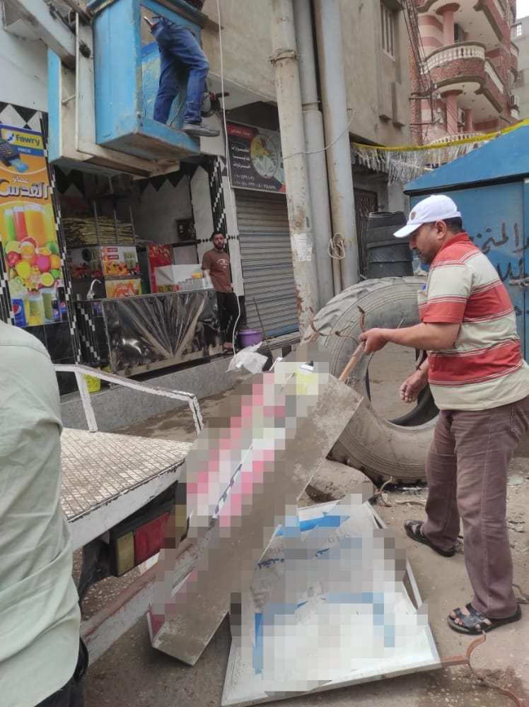 إزالة الإعلانات غير مرخصة والمخالفة بمحافظة الدقهلية