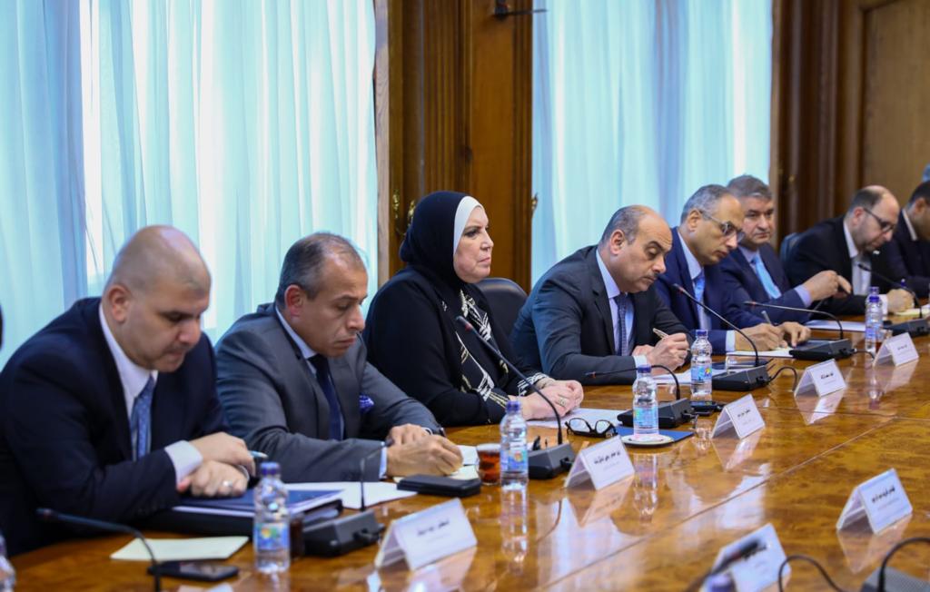 وزيرتا البيئة  والتجارة تستعرضان مستجدات التحضير لاستضافة مصر لقمة المناخ