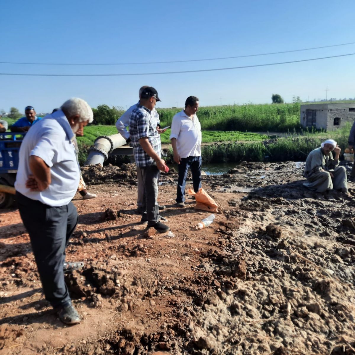 إنهاء ربط الخطوط الجديدة المغذية لقري مركز كفر سعد ضمن 