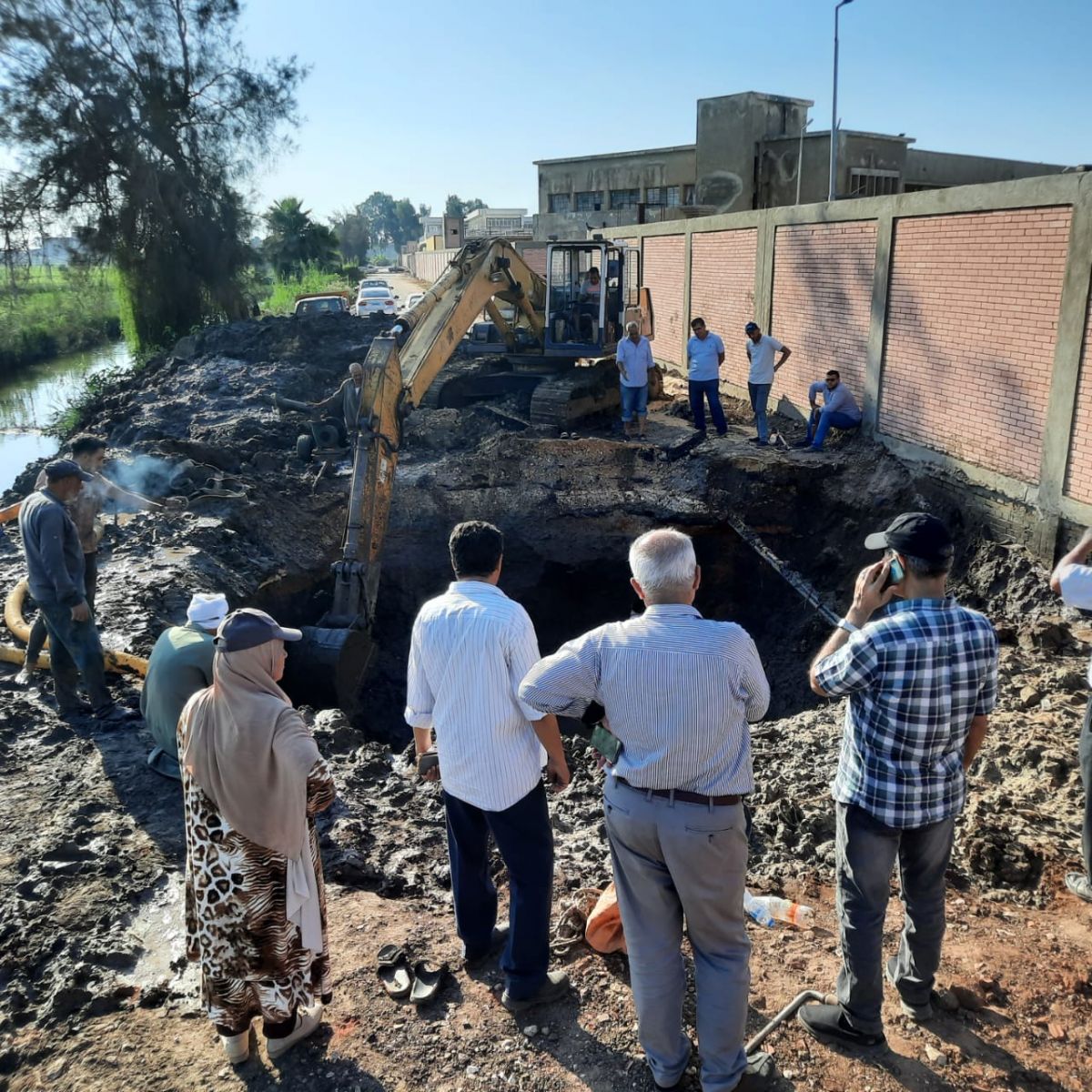 إنهاء ربط الخطوط الجديدة المغذية لقري مركز كفر سعد ضمن