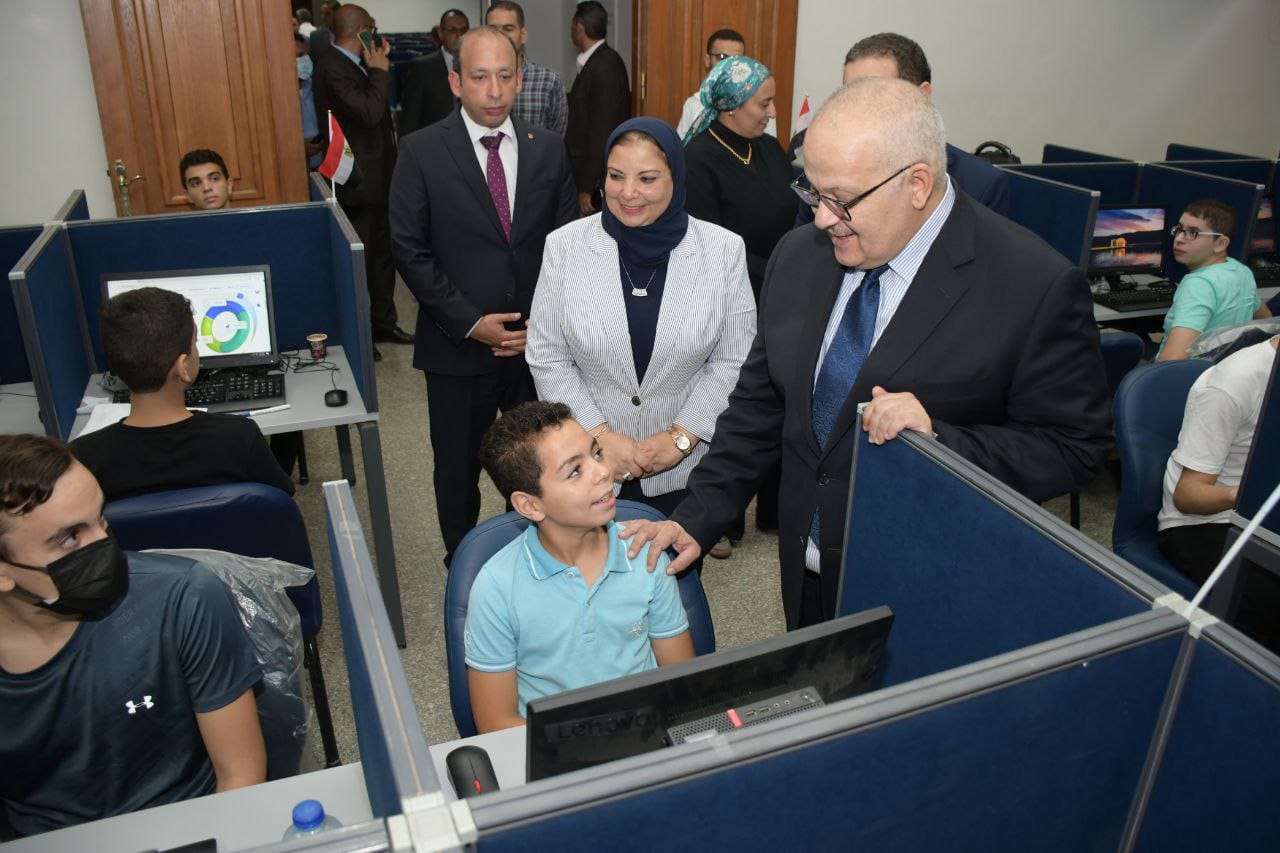 3 آلاف طالب بـ"أشبال مصر الرقمية" ينهون اختباراتهم في طب القاهرة