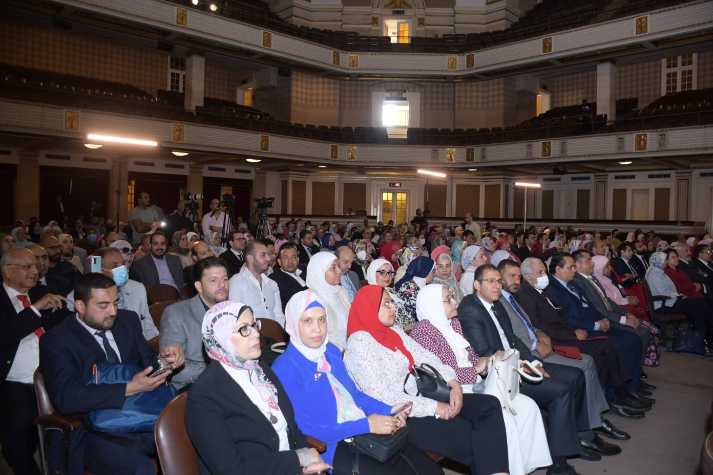تخريج 1090 طالبًا في الزمالة المصرية بجامعة القاهرة