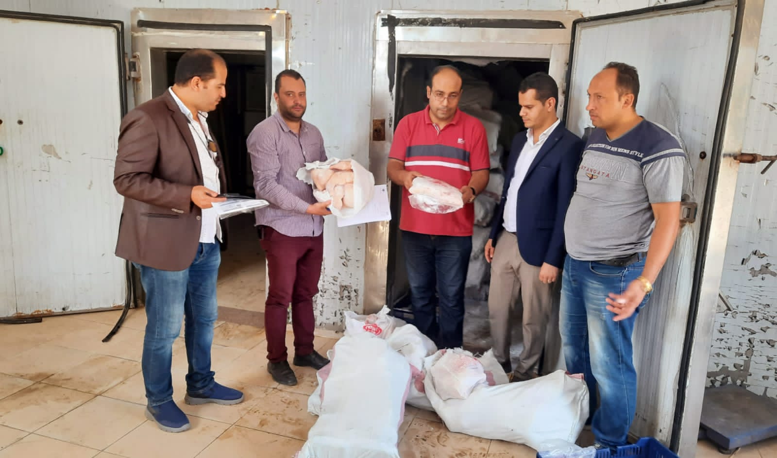 ضبط 2طن دجاج غير صالحة للاستهلاك الادمى فى حملة تموينية بالدقهلية