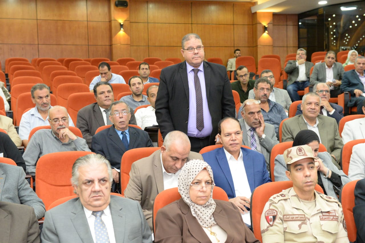 الدقهلية تناقش تكثيف العمل بملف تقنين أراضي الدولة