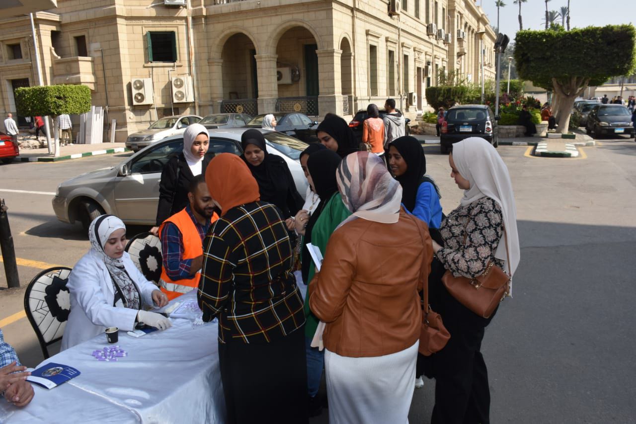 حملة توعوية بمرض السكر في جامعة القاهرة (صور)