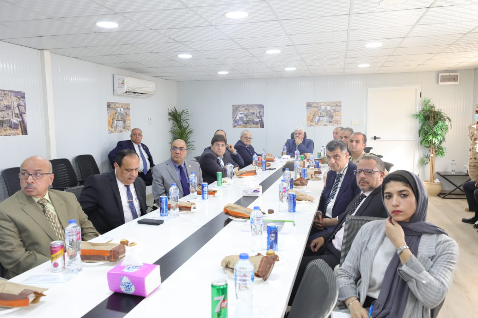 عاشور والخشت يتفقدان إنشاءات مستشفى 500 500 بالشيخ زايد