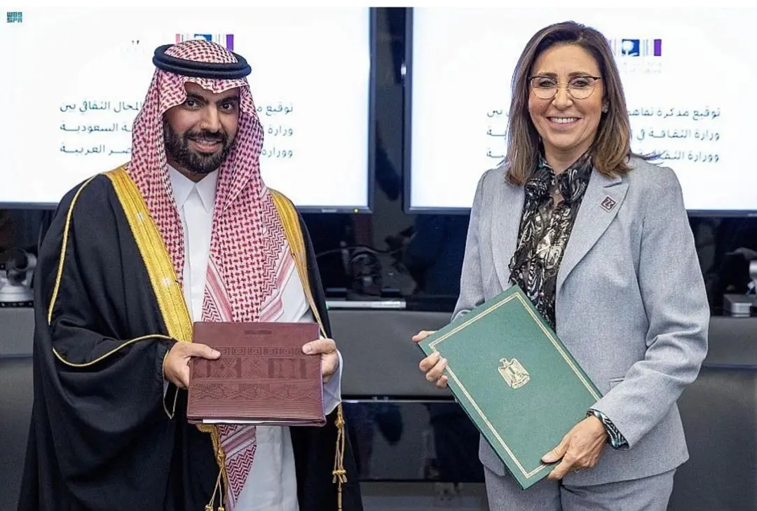 وزيرة الثقافة توقع مذكرة تفاهم مع نظيرها السعودي