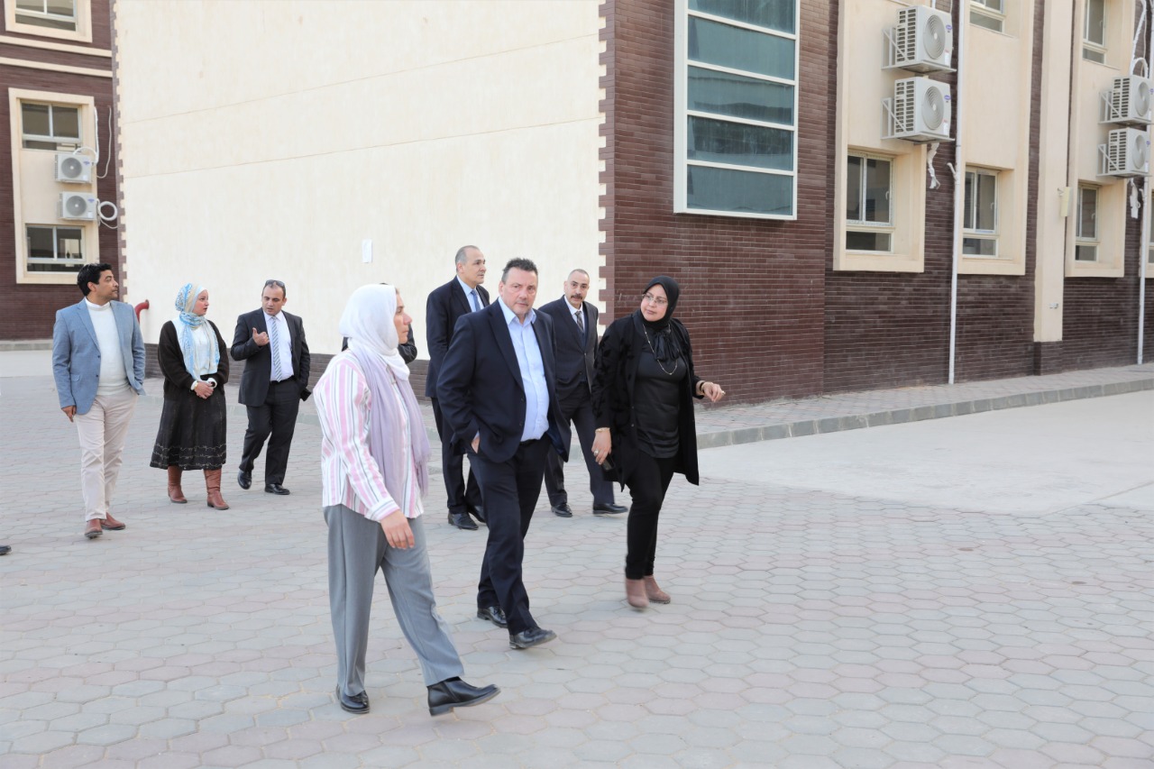 زيارة وفد هيئة كامبريدج 