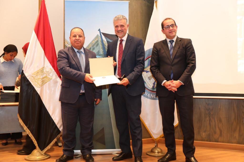 الدكتور محمد معيط وزير المالية في تكريم المجموعة الوزارية المشتركة لإطار التمويل السيادي المستدام