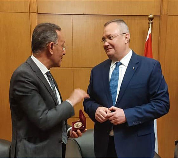 رئيس وزراء رومانيا والوفد المرافق له يزورون متحف الحضارة