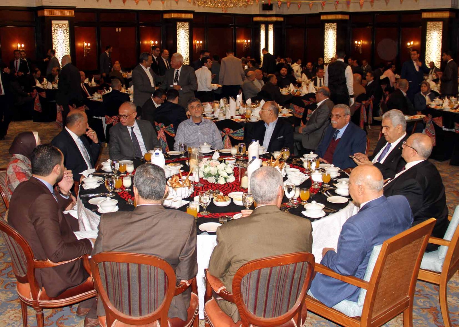 مختار توفيق خلال لقاء مع جمعية خبراء الضرائب المصرية برئاسة أشرف عبدالغني 