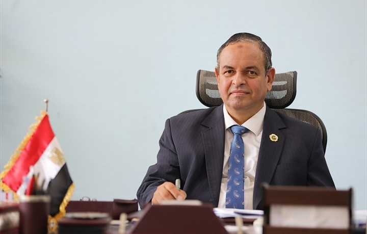 الشحات غتورى رئيس مصلحة الجمارك