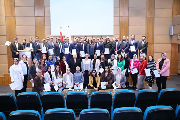 وزيرة البيئة تُكرم فريق عمل مؤتمر المناخ COP27