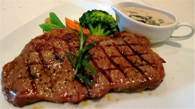 ستيك اللحم بالباربكيو