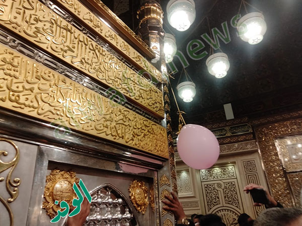 اختفاء مقابض أبواب الحسين.. من سرق آل البيت؟