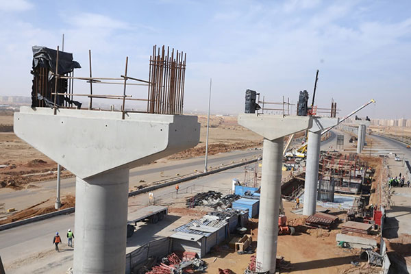 تمهيدًا لبدء التشغيل التجريبي.. وزير النقل يتابع معدلات تنفيذ مونوريل العاصمة الإدارية الجديدة