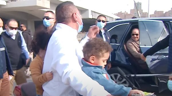 حديث الرئيس مع عامل الديليفري