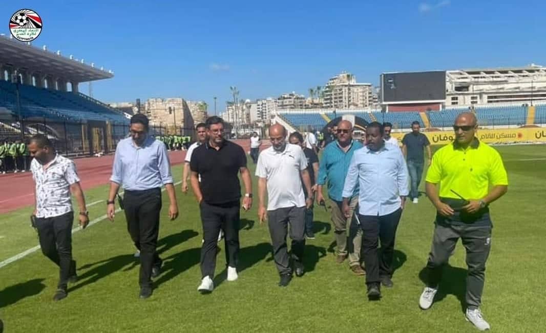 مدرب منتخب مصر يتفقد ستاد الإسكندرية