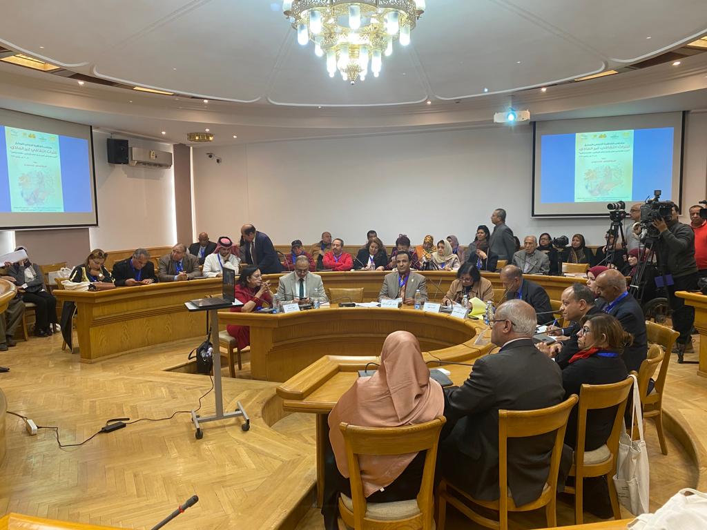 الحكي والسير الشعبية ضمن الجلسة الأولى 