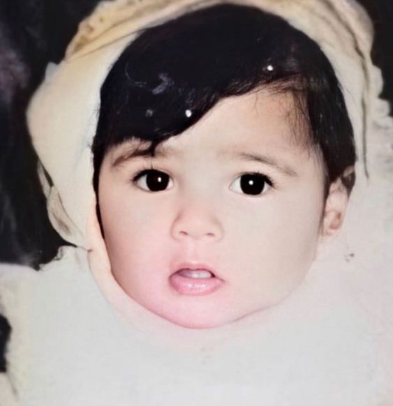 ياسمين عبدالعزيز  وهي صغيرة