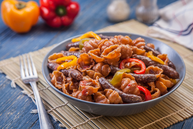 مكرونة بالسجق