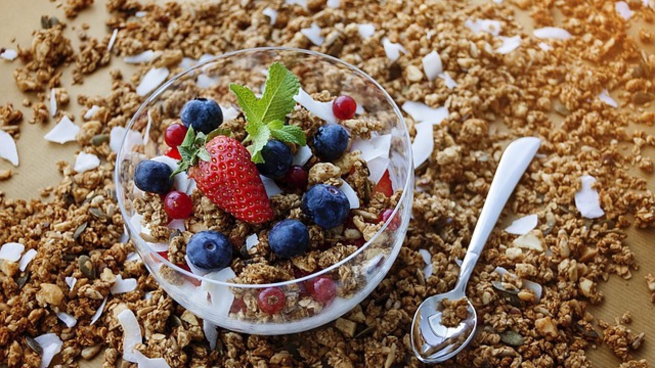 شوفان بالفواكة وبذور الشيا