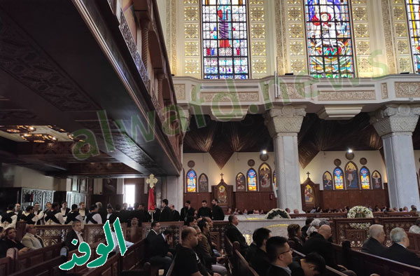 توافد كبير على جنازة رؤوف غبور بالكاتدرائية المرقسية (صور)