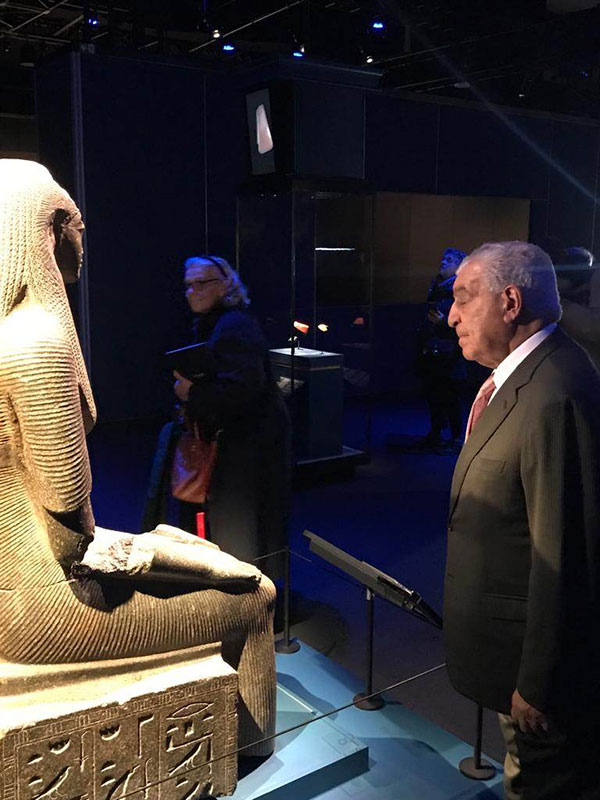 حواس يطالب بعودة القبة السماوية لمصر