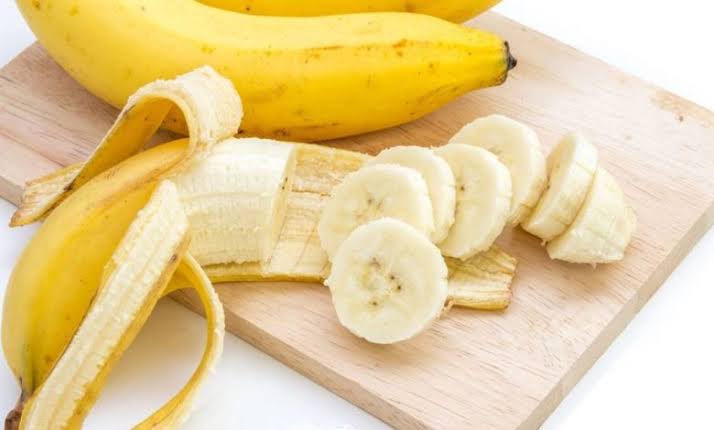 تؤدي إلي الوفاة .. 3 أنواع من الأطعمة يُمنع تناولها مع الموز