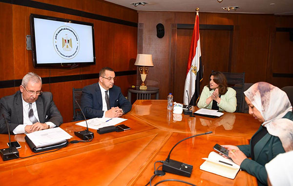 وزيرة الهجرة تترأس اجتماع "اللجنة الوطنية الدائمة لمتابعة الطلاب المصريين بالخارج"