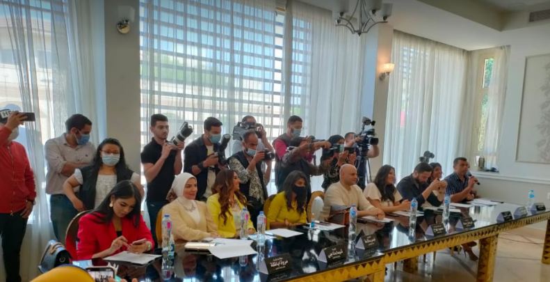 لجنة تحيكم مسابقة ملكة جمال الأناقة 