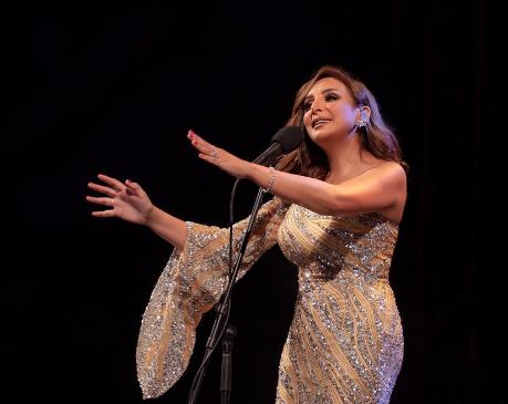 انغام تشعل مسرح المنارة 
