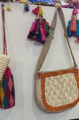 منتجات أسوانية للجمعية التعاونية الأنتاجية النسائية للحرف اليدوية والتراثية بمعرض تراثنا