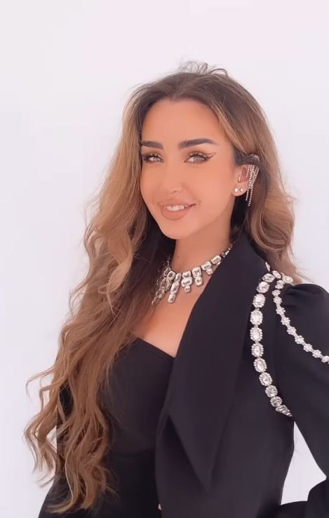 هنا الزاهد