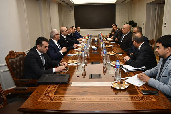 وزير الإسكان يستعرض التجربة العمرانية